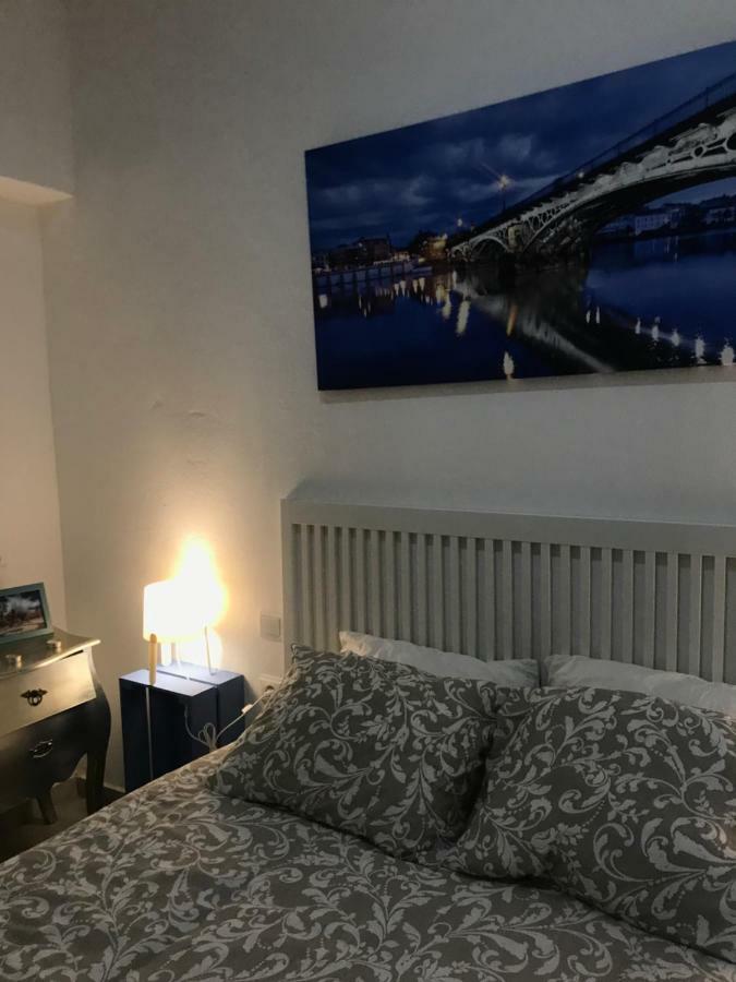 Santas Patronas Street Center Apartment Seville Luaran gambar